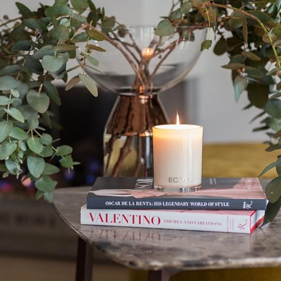 Ecoya Lotus Flower Jar Candle - Picture 2 of 3